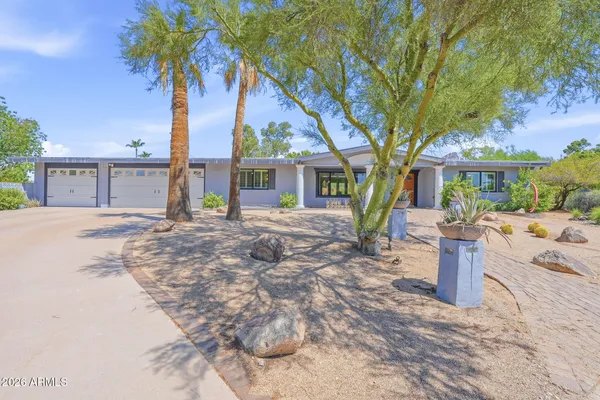 5822 N 23RD PL