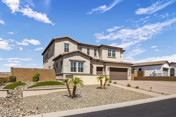 1838 E VILLA LINDA DR