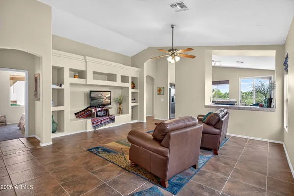 4423 E SMOKEHOUSE TRL
