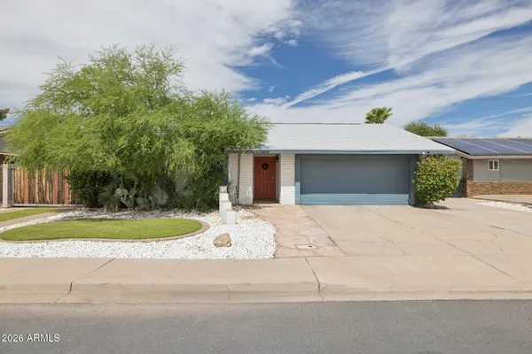 2548 E INVERNESS AVE