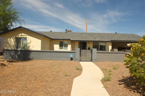 3520 E THUNDERBIRD RD