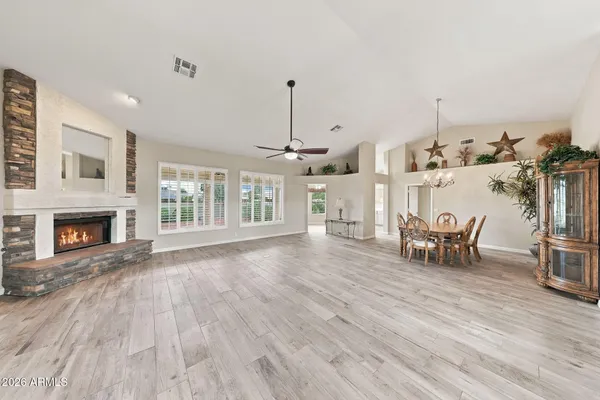 8462 W ROSEMONTE DR