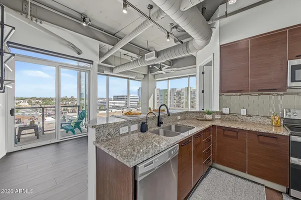 1 E LEXINGTON AVE 503