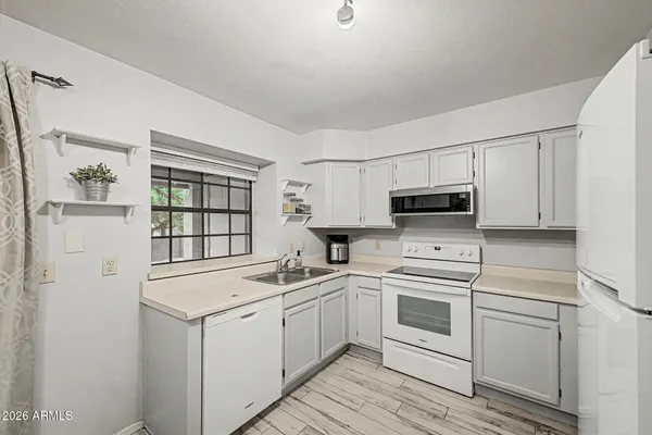 921 W UNIVERSITY DR 1085