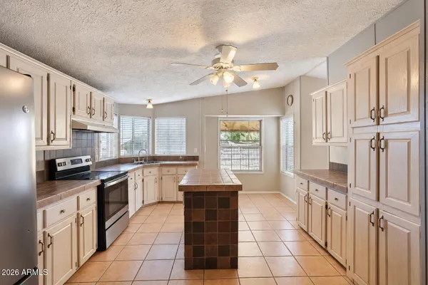 4140 W OUTER DR