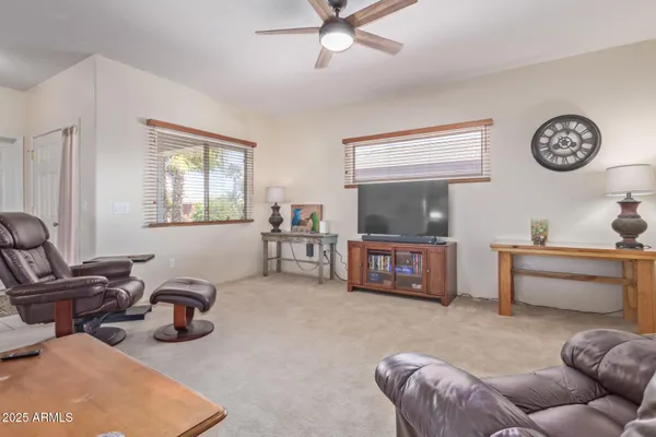 3973 W MUSTANG CT