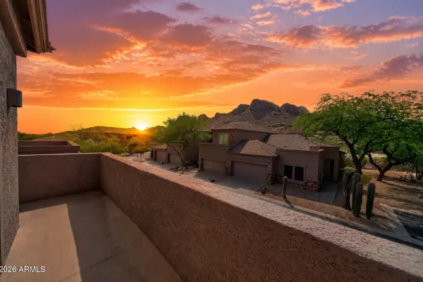 10109 E DINOSAUR RIDGE RD