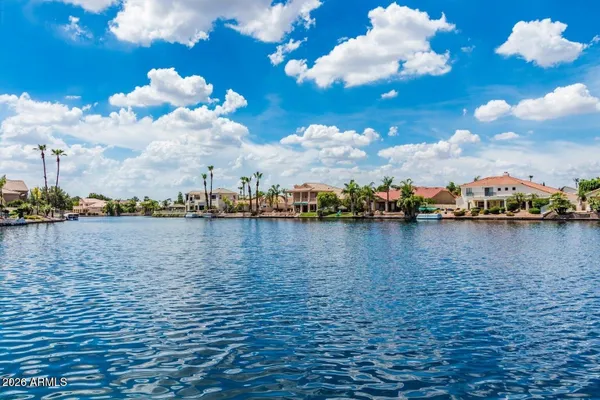 1748 E QUEEN PALM DR