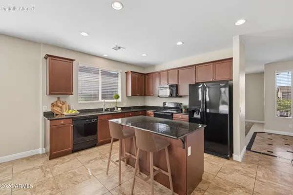 1028 W SANTA GERTRUDIS TRL