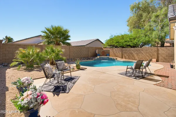 3007 W ZACHARY DR
