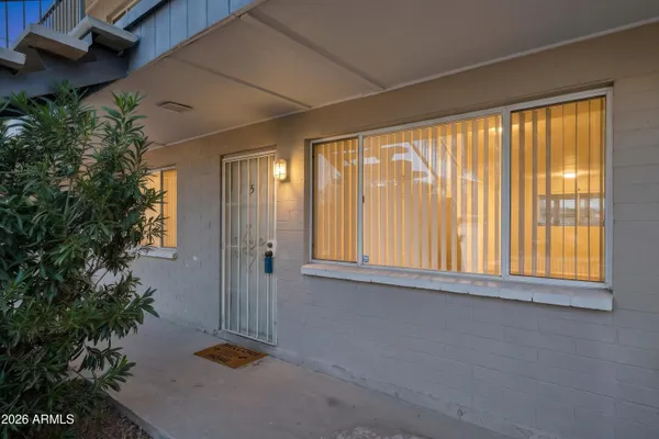 1111 E TURNEY AVE 5