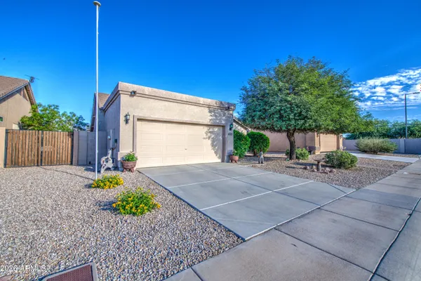 1575 S APACHE DR