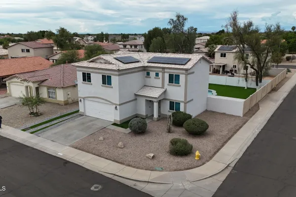 7354 W SOLANO DR