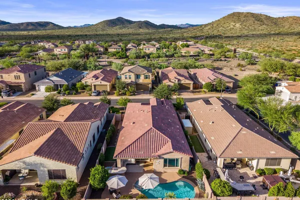 609 E PASARO DR