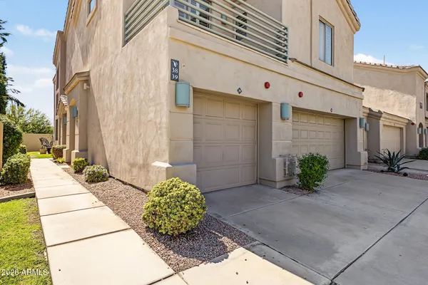 7514 E EARLL DR 39