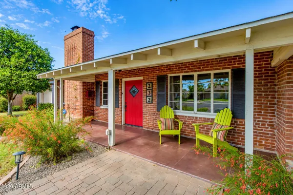 232 E MEDLOCK DR