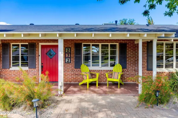 232 E MEDLOCK DR