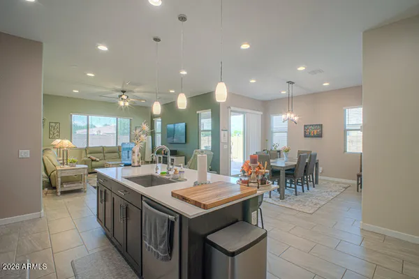 2519 N CASA GRANDE AVE