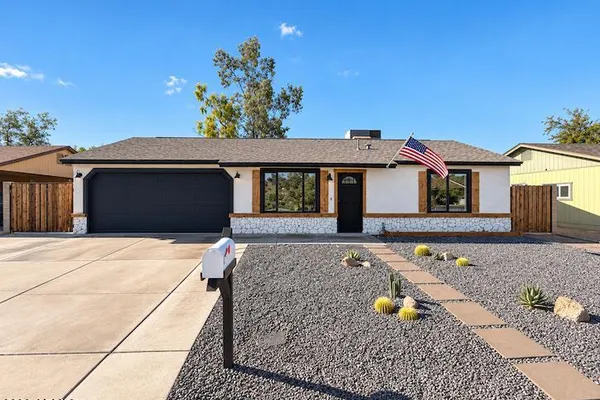 3406 E CAMPO BELLO DR