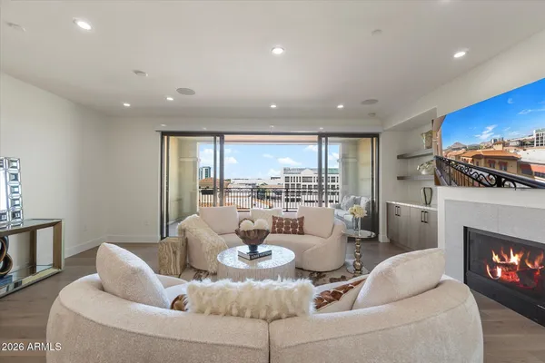 7181 E CAMELBACK RD 604