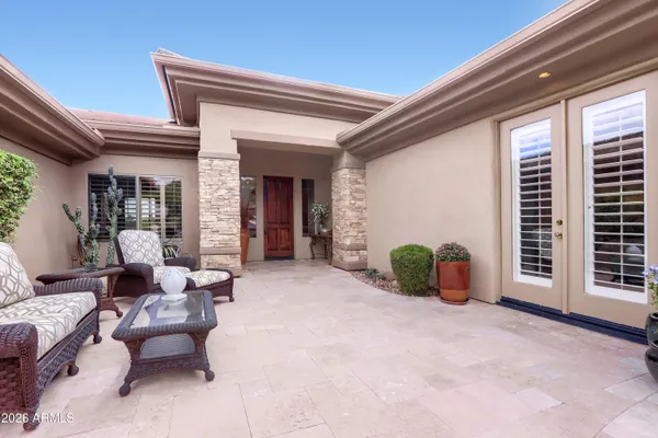 2233 W STONEWALL DR