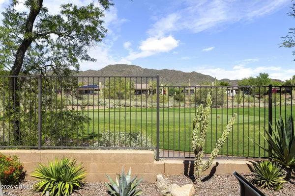 2330 W MUIRFIELD DR