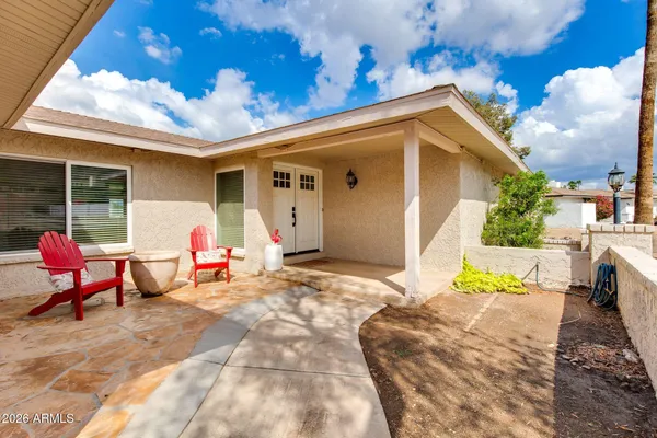 502 W SURREY AVE