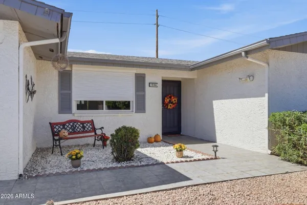 556 S NASSAU -- --