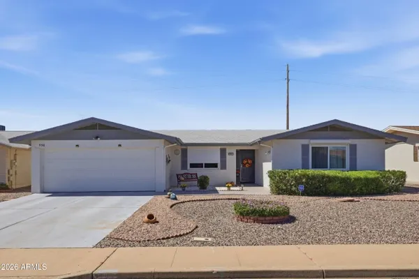 556 S NASSAU -- --