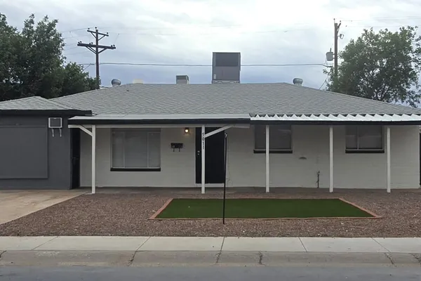 5011 W MACKENZIE DR