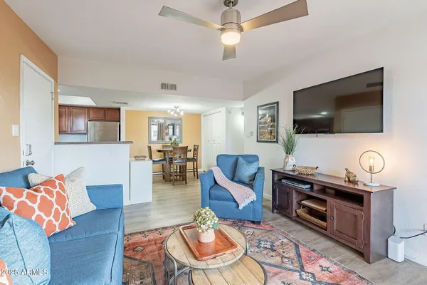 5757 W EUGIE AVE 2081