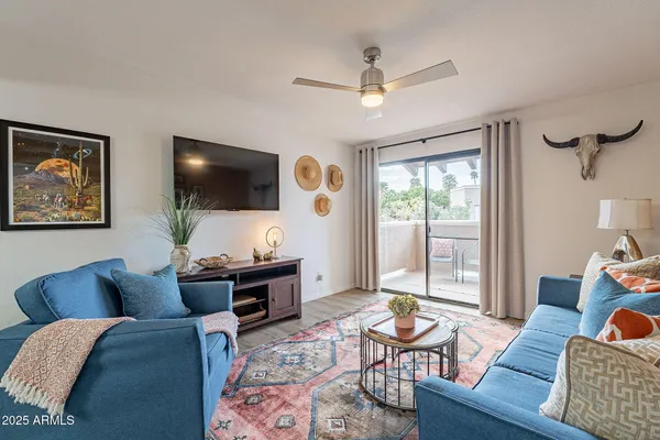 5757 W EUGIE AVE 2081