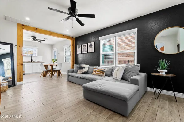 217 N MORRIS -- --