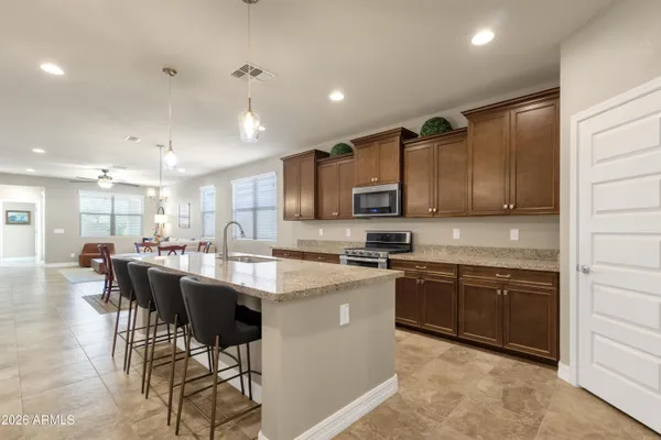 2917 W LAREDO LN