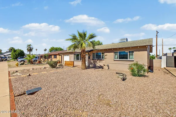 7814 E LOMA LAND DR