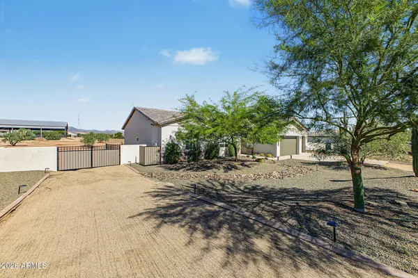 13736 E RANCHO LAREDO DR
