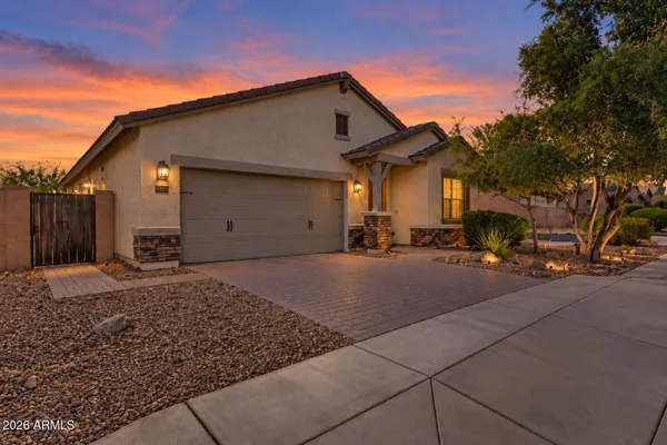 2917 W LAREDO LN