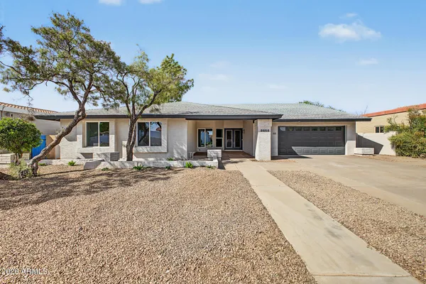8858 S LOS FELIZ DR