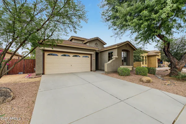 3382 E PACKARD DR