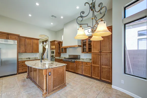 3949 N ARBOLES CIR