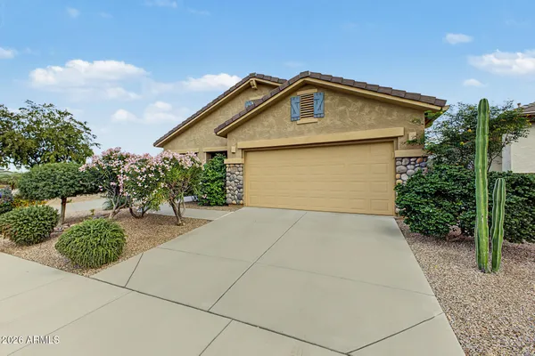 241 W SUMMIT CIR