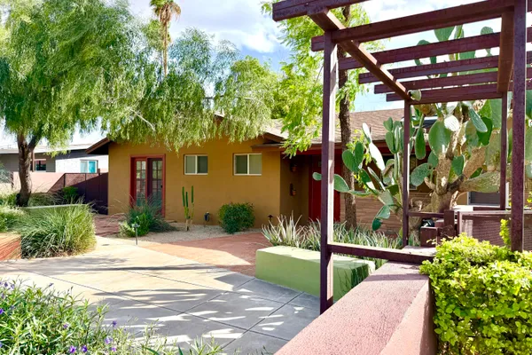 507 E SOLANA DR