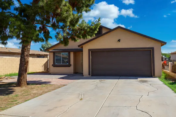 1727 S 2ND PL