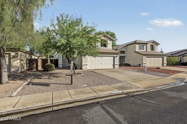 2144 W OLLA AVE