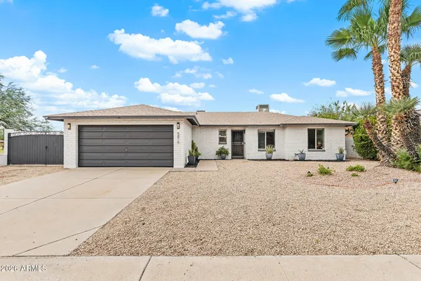5816 E ACOMA DR