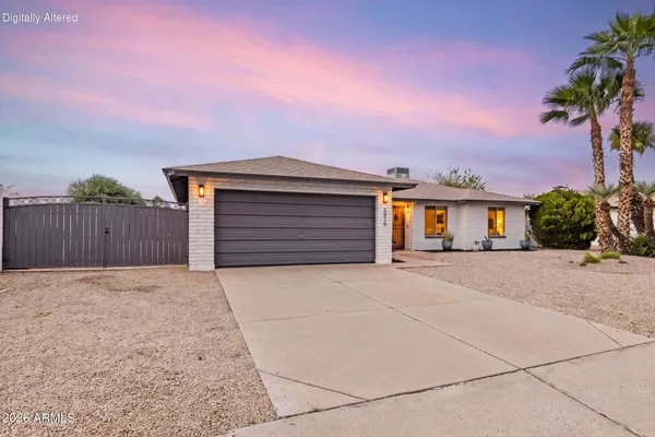 5816 E ACOMA DR