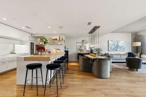 5455 E LINCOLN DR 1014