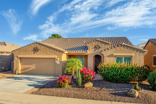 41927 W SOLITARE DR