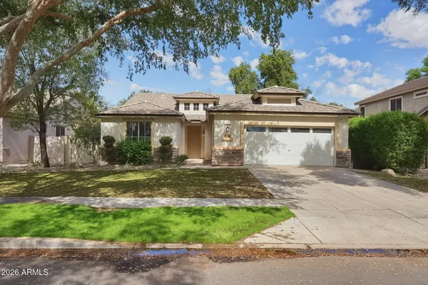 3246 E LINDA LN