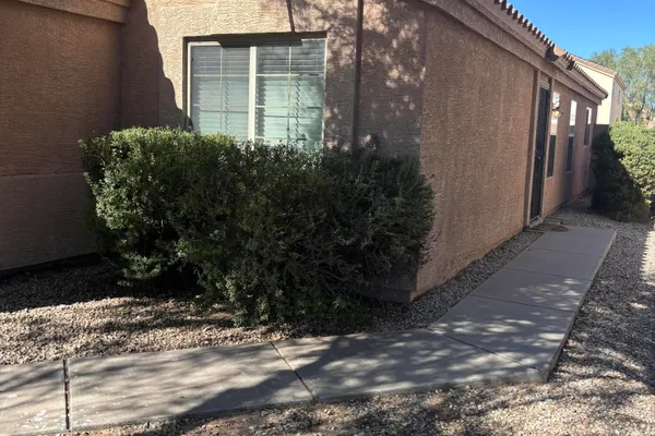 6734 E QUIET RETREAT -- --